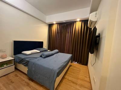 2 Bedrooms Condo For Rent