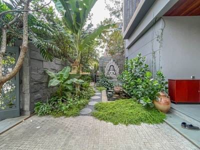 Villa For Sale & Rent de 450 m² de terrain