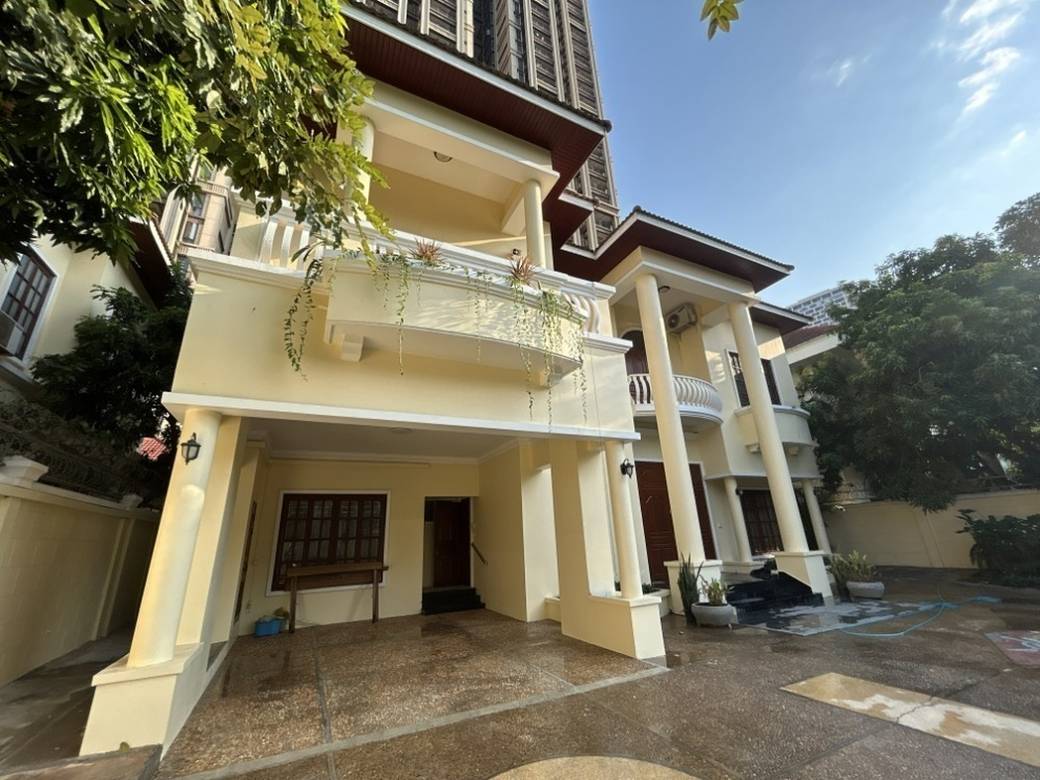 $3,600 Vila