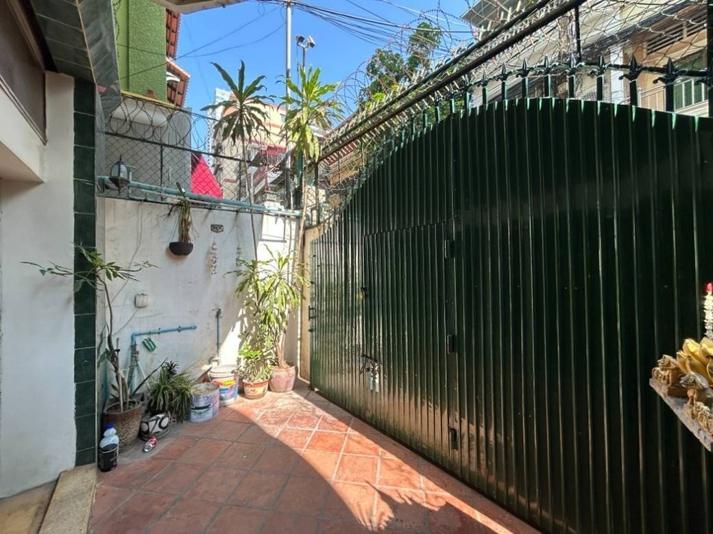 $980 Shophouse