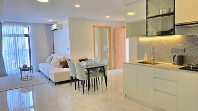 2 Bedrooms Condo For Rent