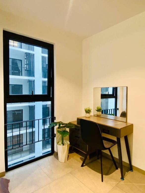 Urban Village Phase 1 | Condo Meublé À vendre
