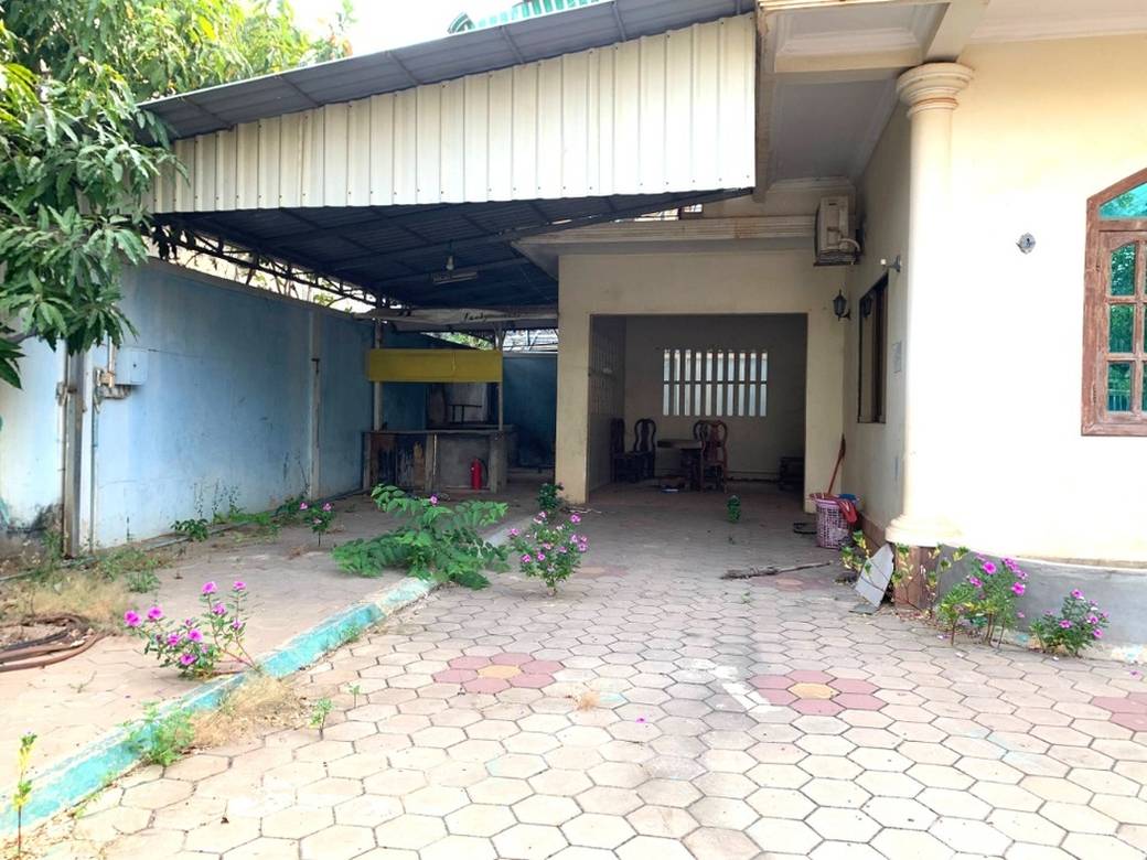 1,500 sqm Land Size Apartment For Rent