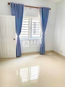 $1,000 Flat House