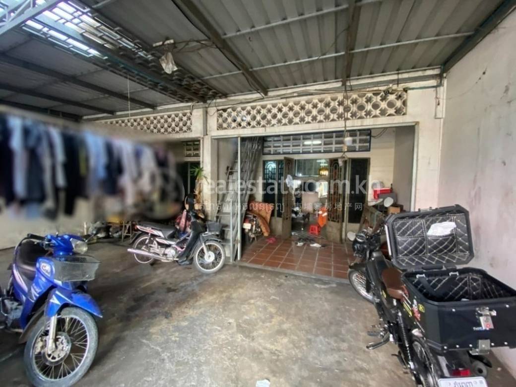 168 sqm Living Size Shophouse K pronájmu in Chamkarmon