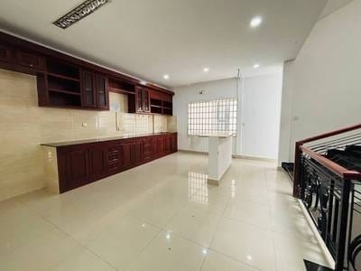 Maison-boutique 4 chambres À louer pour $3,200