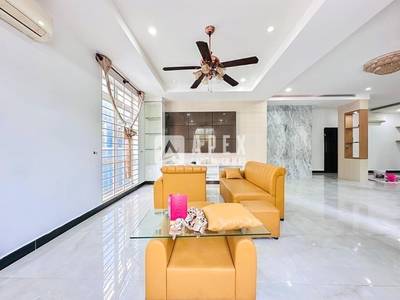 Villa For Rent with 4 Parking Space