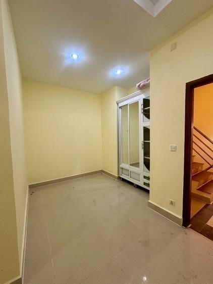 4 Bedrooms Shophouse For Sale & Rent