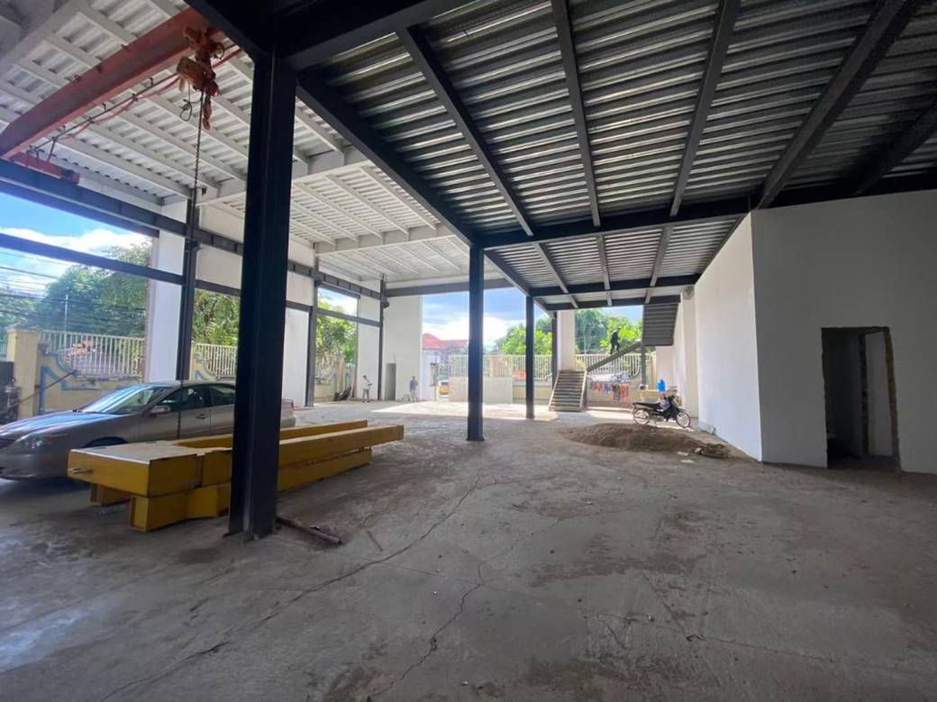 อาคาร For Sale & Rent พื้นที่ใช้สอย 1,027 ตร.ม. ใน Toul Kork