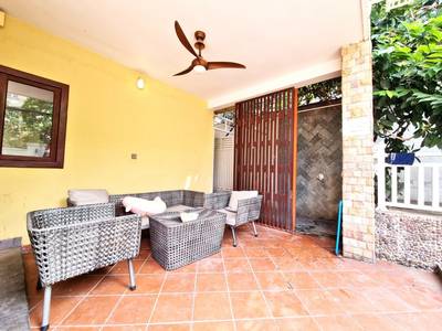 $8,000 Vila