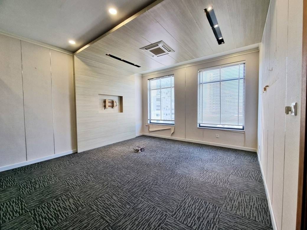 Budynek For Sale & Rent o powierzchni działki 735 m²