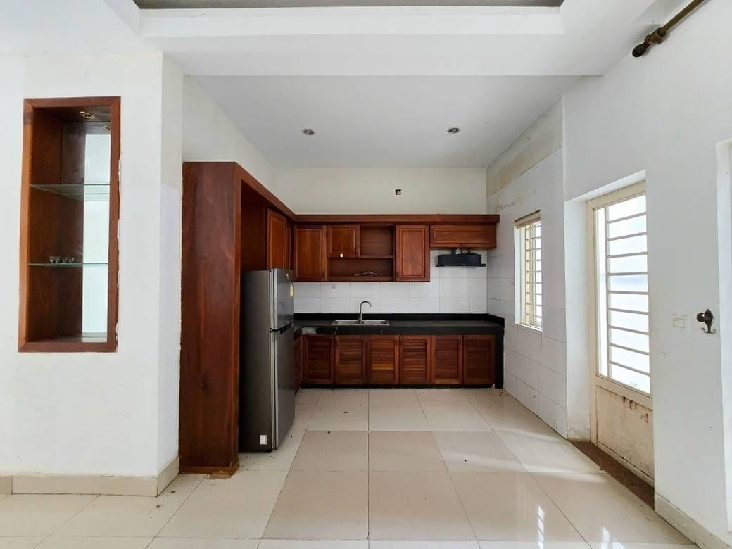 216 sqm Living Size Dvojvila Na prodej in Sen Sok
