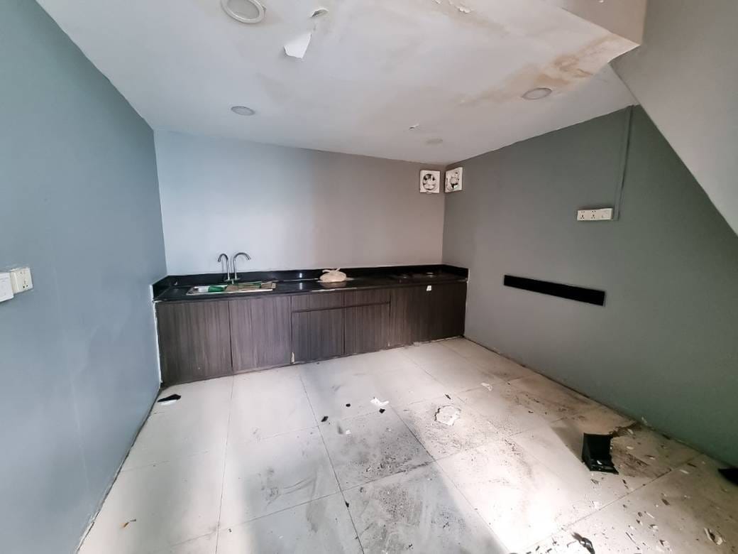 360 sqm Living Size Vila K pronájmu in 7 Makara