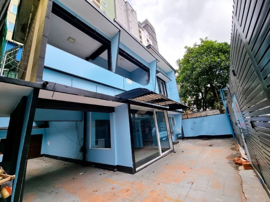 $2,500 Vila