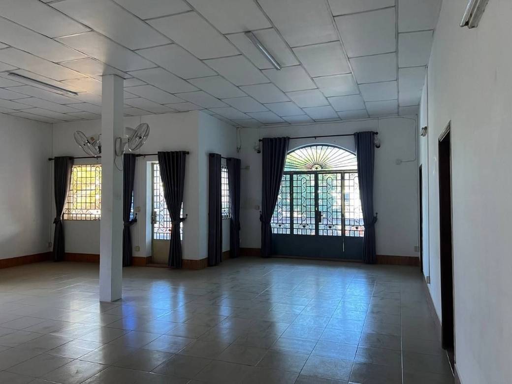 403 sqm Living Size Villa For Sale in Boeng Keng Kang