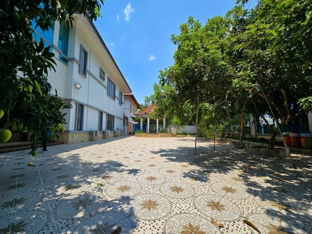 Вилла For Sale & Rent in Туол Сангке, Руссей Кео, Пномпень