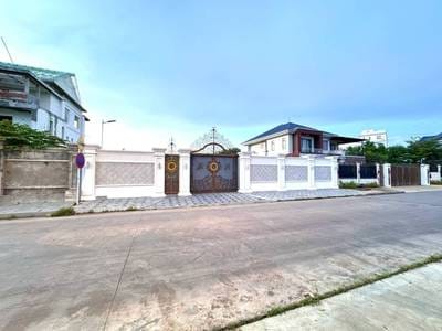 Relief À vendre de 590 m² de terrain