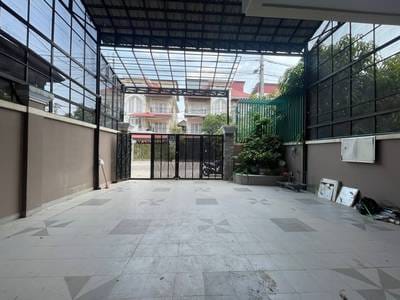 $290,000 Dvojvila