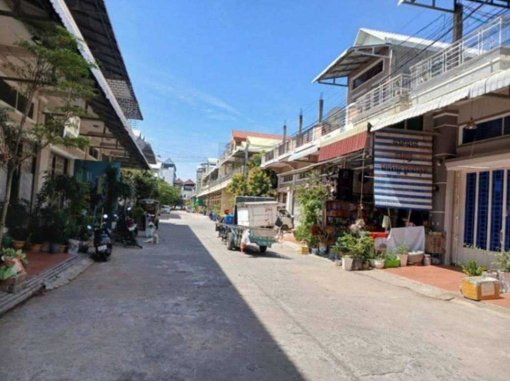 73 sqm Land Size Flat House Na prodej