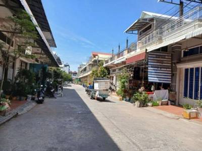 73 sqm Land Size Flat House Na prodej