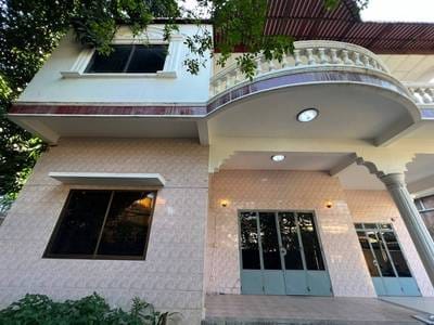 $1,289,000 Villa