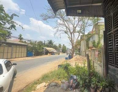 Battambang232平方米使用面积House and lot出售