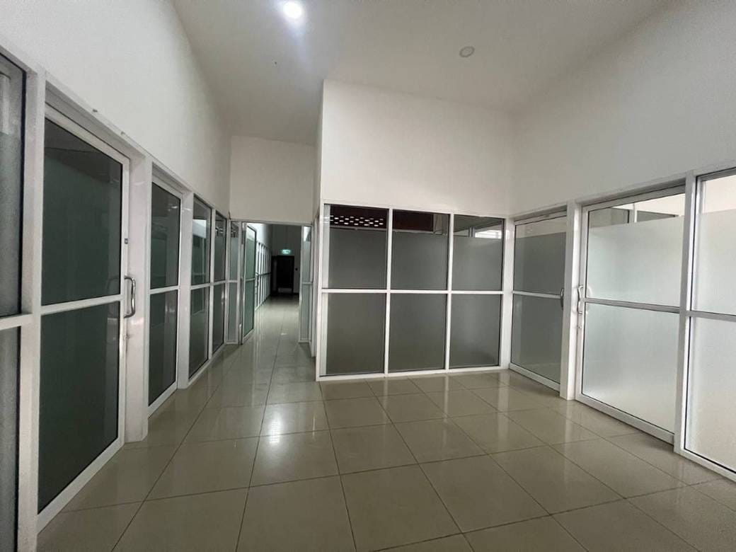 Budynek Na wynajem w Sen Sok $9,500