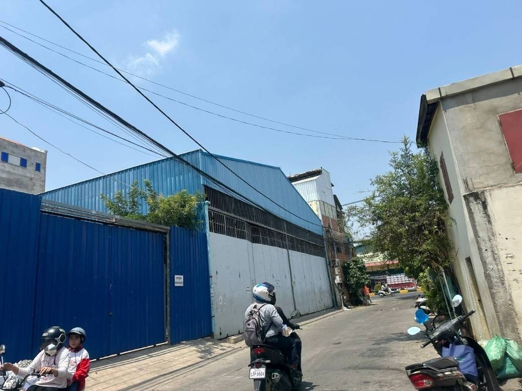 Sklad Na prodej in Sen Sok $360,000