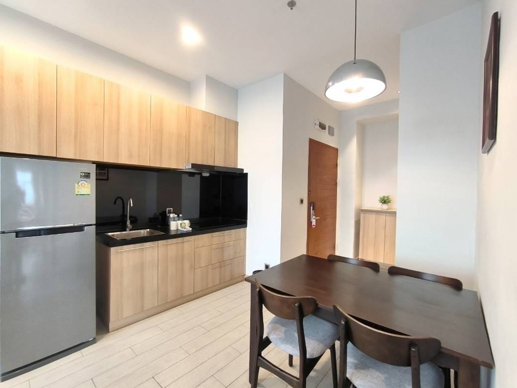 Meblowane Condo Na sprzedaż