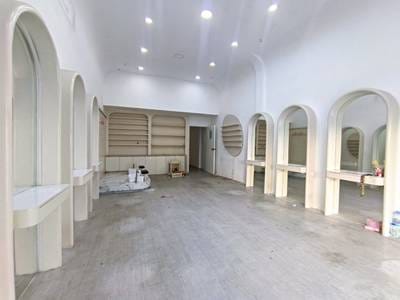 150 sqm Living Size Shophouse K pronájmu in Boeng Keng Kang