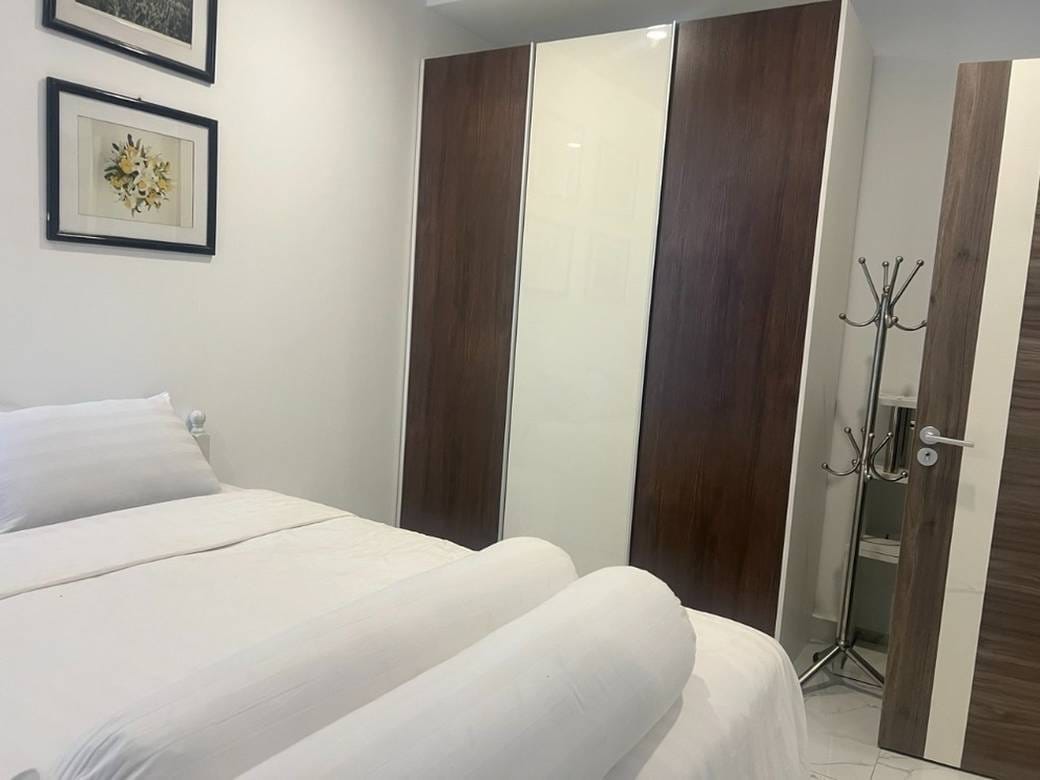 $380 Condo