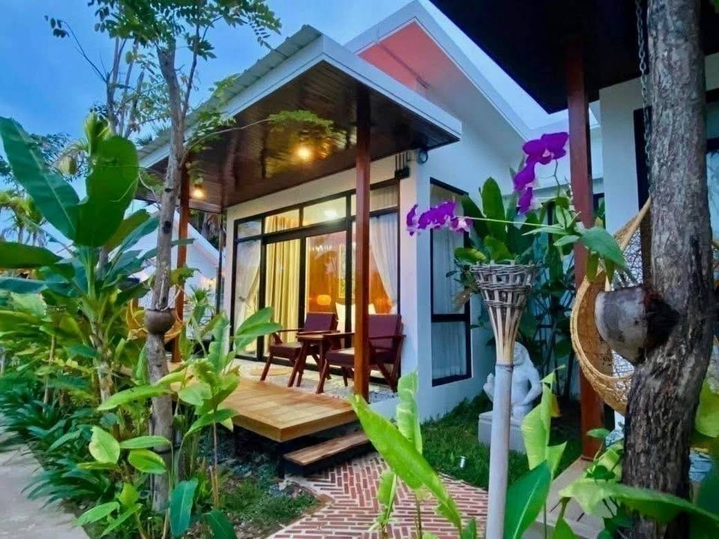 2,500 sqm Land Size Villa For Rent