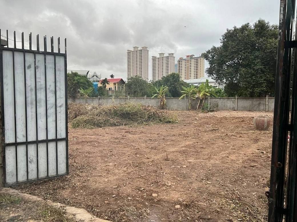 Chroy Changvar에 있는 Lot For Sale & Rent $2,400,000