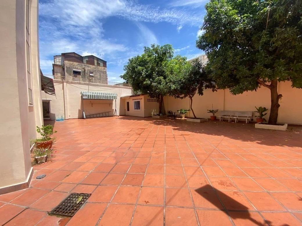 $5,500 Villa