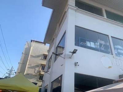 720 sqm Land Size Retail For Rent
