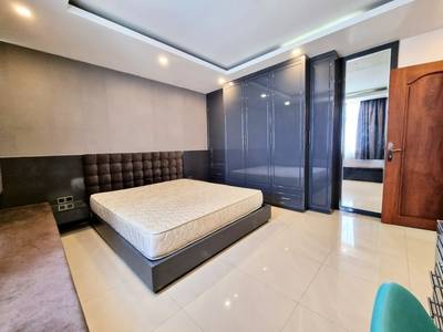 375 sqm Land Size Budova K pronájmu