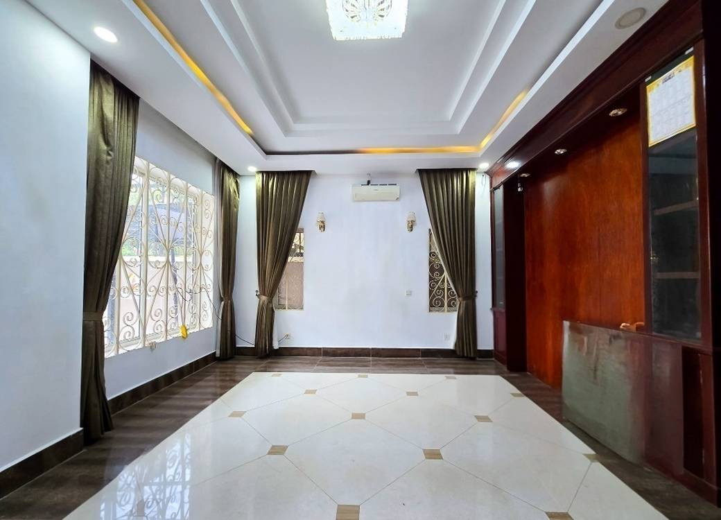 216 sqm Living Size Dvojvila Na prodej in Russey Keo