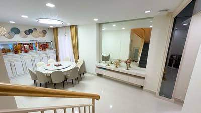 270 sqm Living Size Dvojvila Na prodej in Chbar Ampov