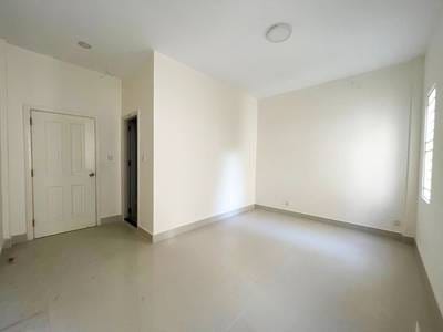 189 sqm Living Size Shophouse K pronájmu in Chbar Ampov