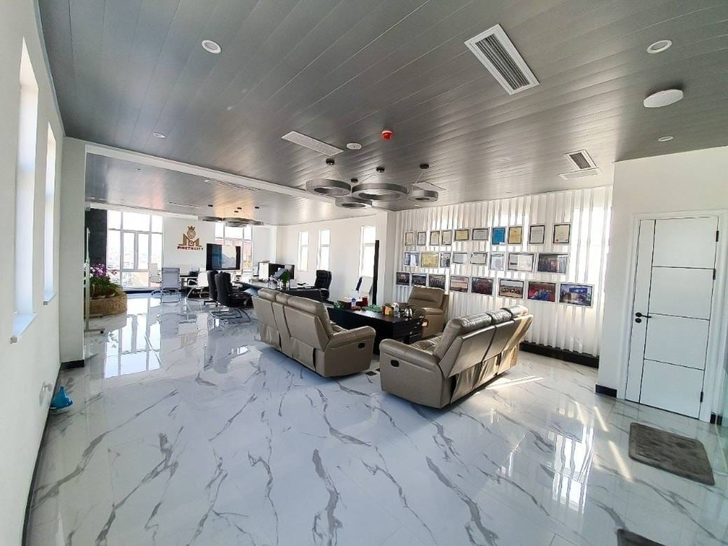 126 sqm Land Size Budova K pronájmu