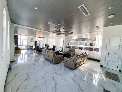126 sqm Land Size Budova K pronájmu