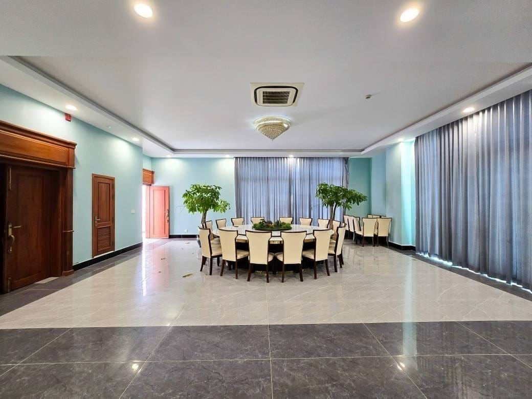 11,900 sqm Living Size Budova K pronájmu in Meanchey