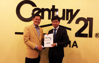 Mr. Long KimSuor (Right), Chairman of Century 21 Advanced Property