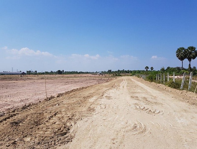 Can a foreigner buy land in Cambodia?