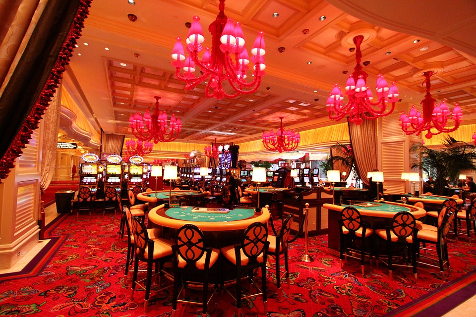 hotels near resorts world casino nyc