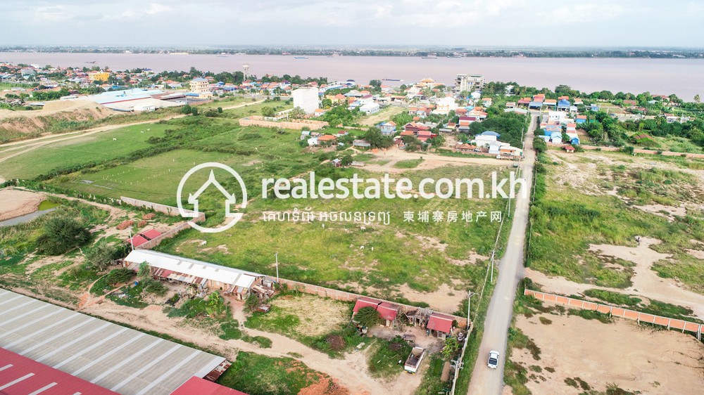 2.7 Hectares Land for Sale - 16 KM from Prohm Bayon Circle img3.JPG