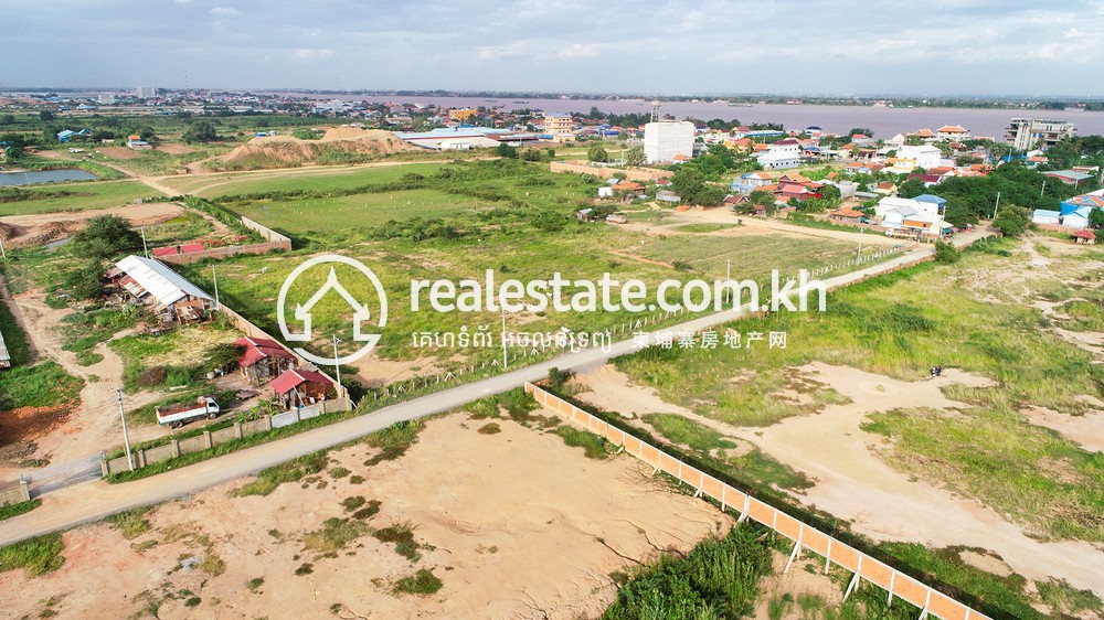 2.7 Hectares Land for Sale - 16 KM from Prohm Bayon Circle img1.JPG