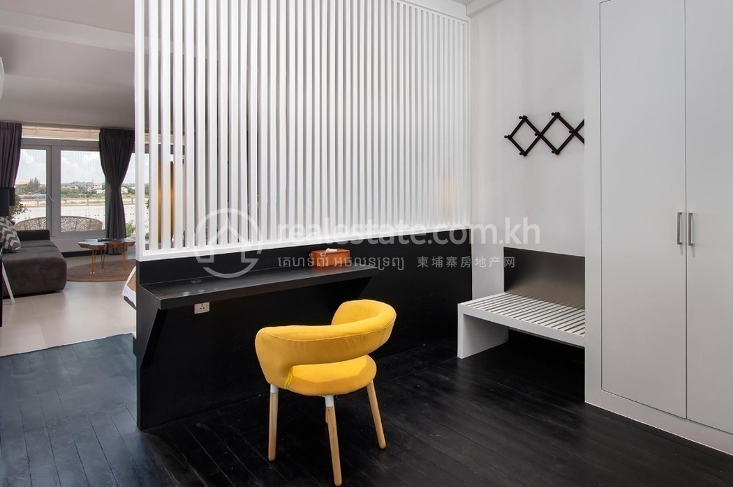 tao-riverside-residence-penthouse-desk-cabinet.jpg