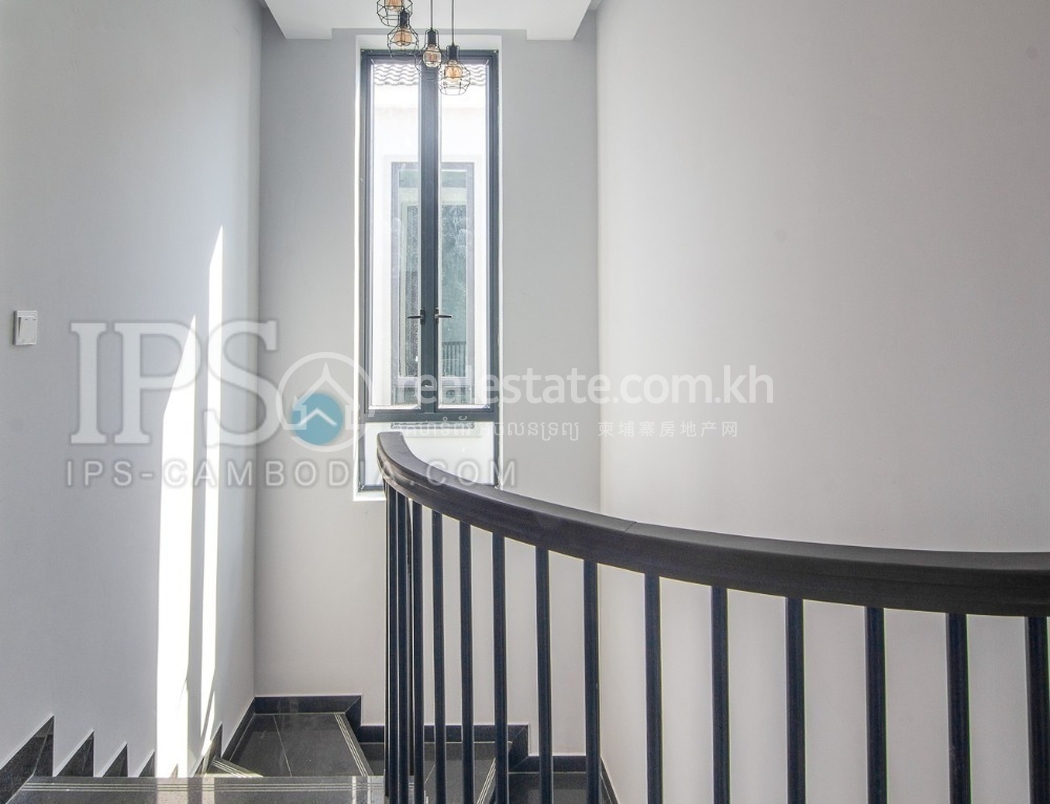 2101151139278118-11735-3-Bedroom-House-For-Rent-in-Borey-Tourism12.jpg
