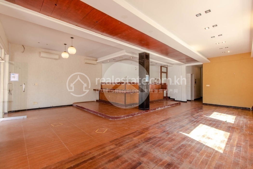 22011111559603d9-13536-4-bedroom-commercial-villa-for-rent-in-svay-dangkum2.jpg